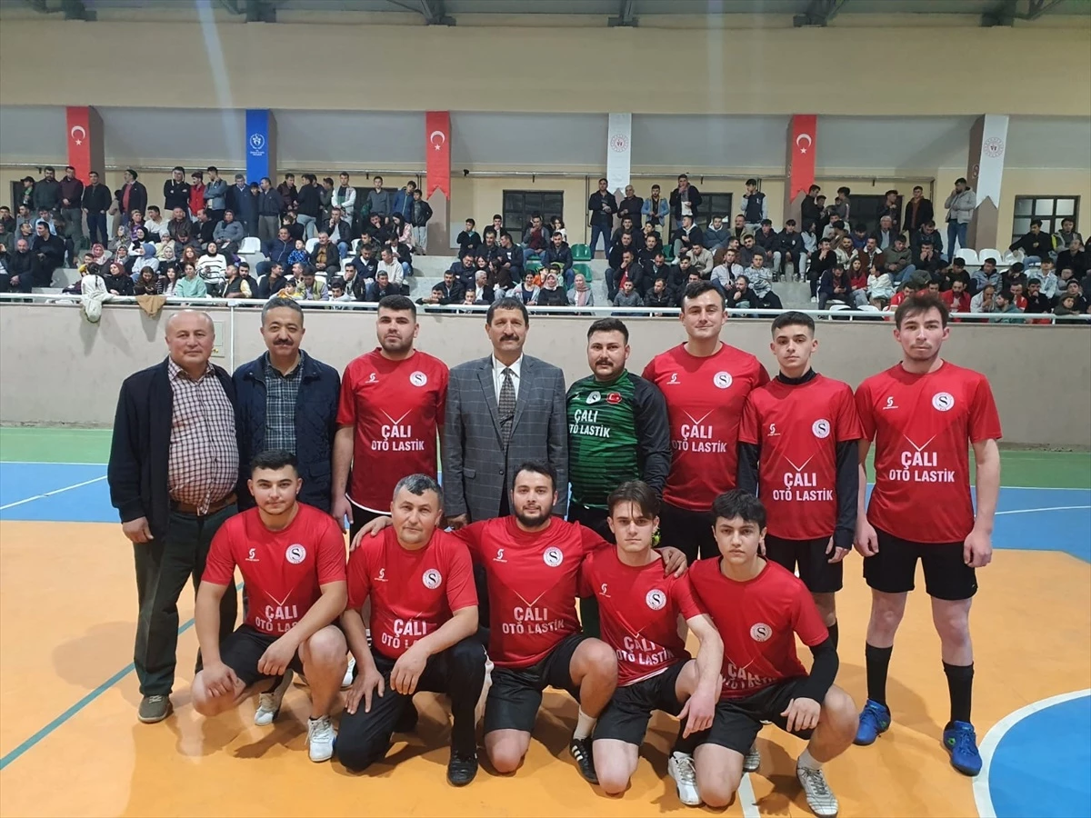Demirci Akıncıları 100. Yıl Futsal Turnuvası Başladı