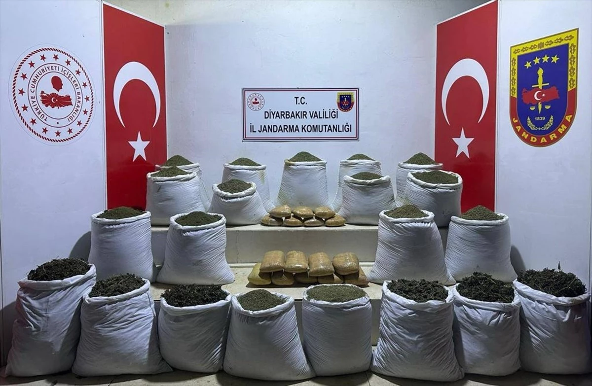 Diyarbakır\'da 915 kilogram esrar ele geçirildi