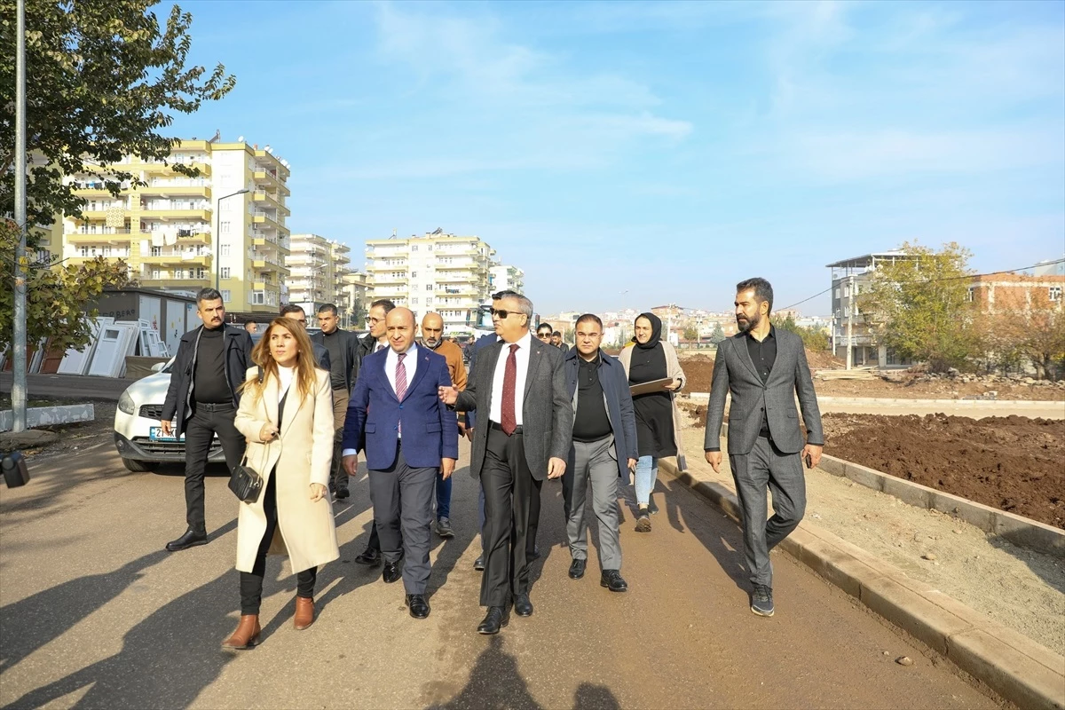 Diyarbakır Valisi Ali İhsan Su, Büyükşehir Belediyesi çalışmalarını inceledi