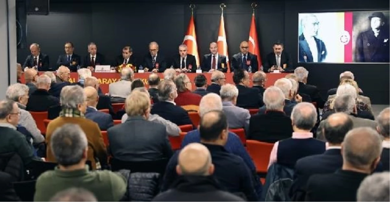 Dursun Özbek: Galatasaray\'ı ayrıştıran her konunun karşısında dimdik ayakta durmamız lazım