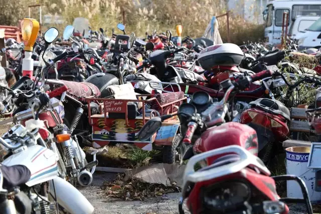 Elazığ'daki araç mezarlığında 500 milyon liralık servet çürüyor Elazığ'daki araç mezarlığında 500 milyon liralık servet çürüyor