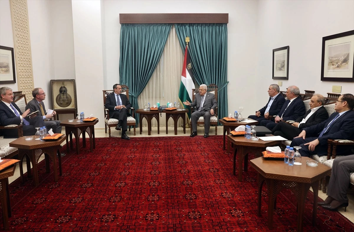 Filistin Devlet Başkanı Abbas, ABD\'li yetkililerle İsrail\'in Gazze işgalini görüştü