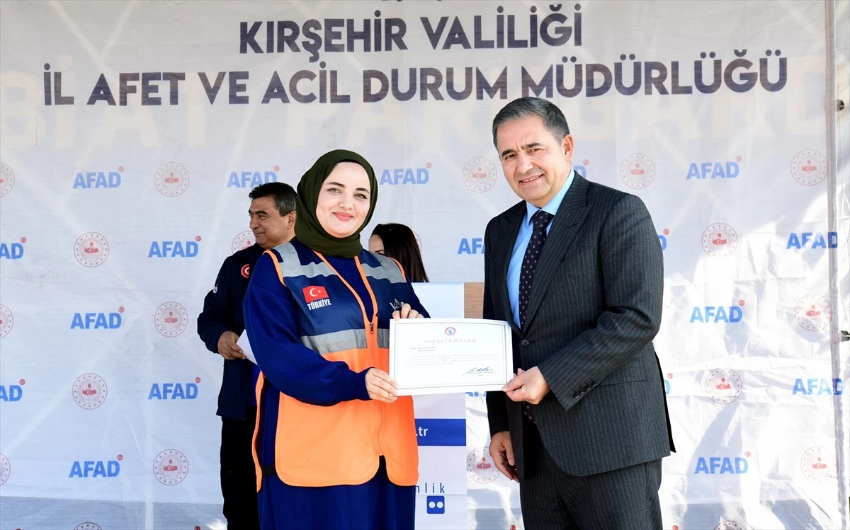 Kırşehir Valisi, AFAD gönüllülerine teşekkür etti