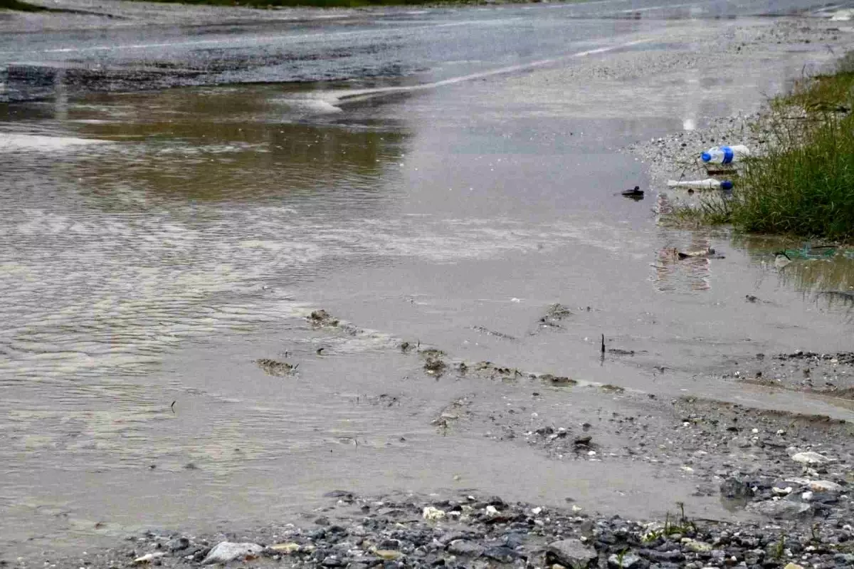 Kuşadası-Davutlar Yolu Sağanak Sonrası Göle Döndü