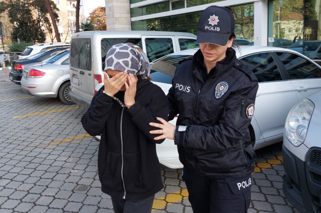 Minibüsteki kavga oyun çıktı! Samsun'da yabancı uyruklu çift, genç kızı bıçakla yaralayıp çantasını çaldı