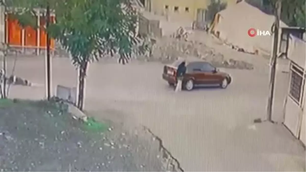 Dörtyol\'da motosiklet otomobile çarptı, sürücü ağır yaralandı