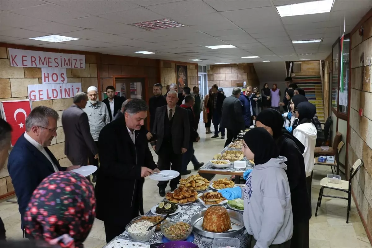 Trabzon\'da Gazze yararına kermes düzenlendi