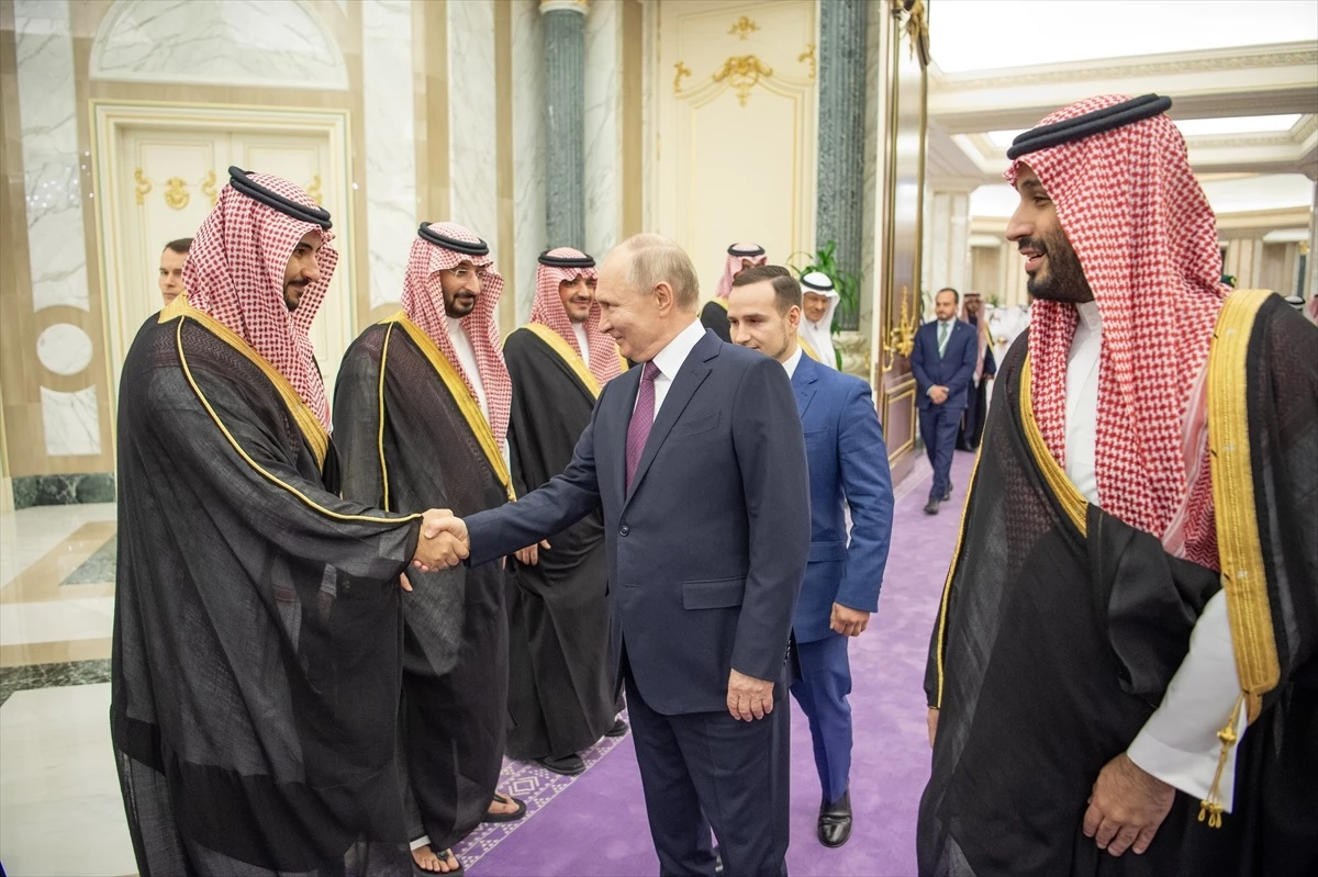Putin ve Bin Selman, Riyad\'da bir araya geldi