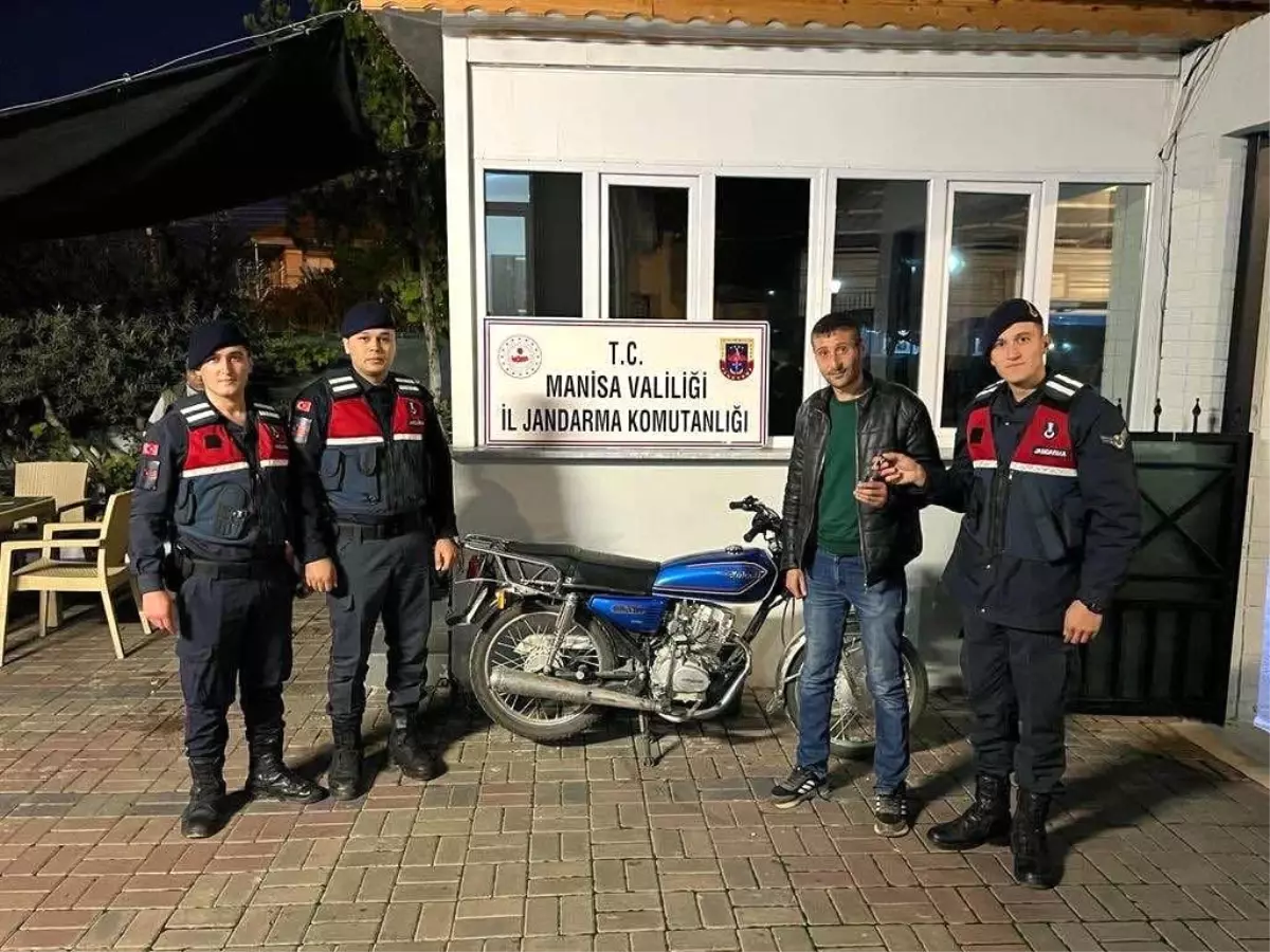 Manisa\'da çalınan 3 motosiklet sahiplerine teslim edildi