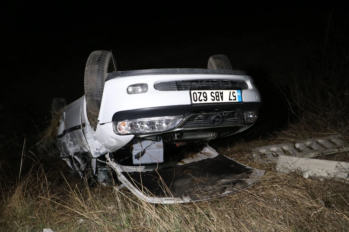 Samsun\'da tarlaya devrilen otomobilin sürücüsü yaralandı