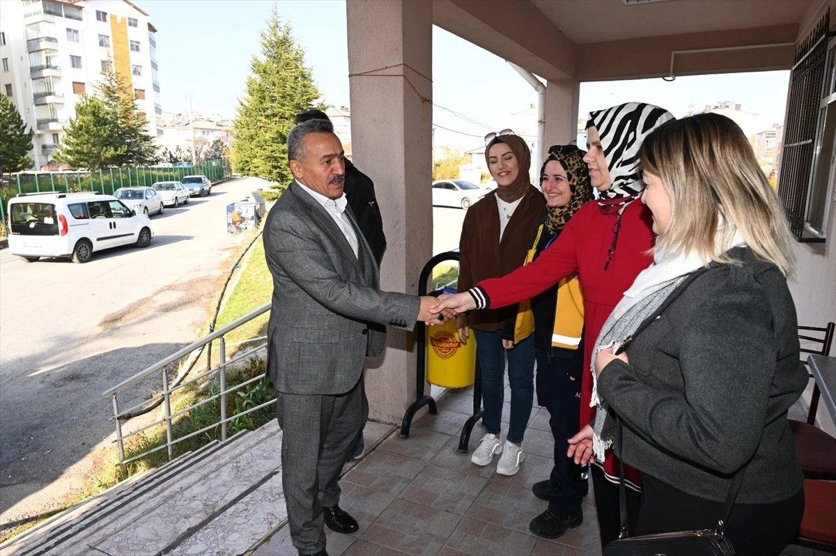 Seydişehir Belediye Başkanı Mehmet Tutal, 112 Acil Sağlık çalışanlarını ziyaret etti