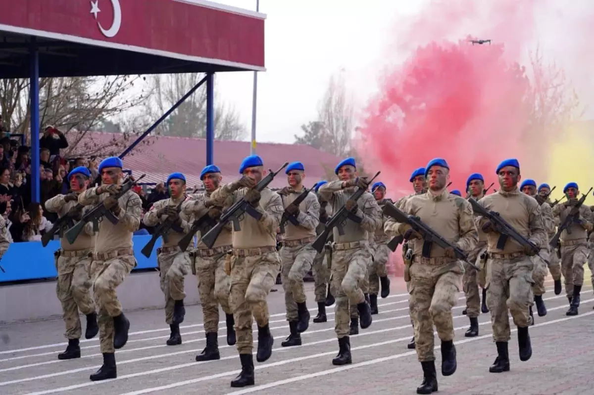 Bilecik Valisi Şefik Aygöl, Jandarma Eğitim Komutanlığı\'nın yemin törenine katıldı