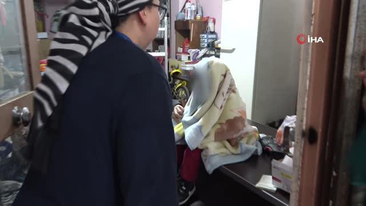 Antalya\'da 2 yaşındaki çocuk sokakta bulundu