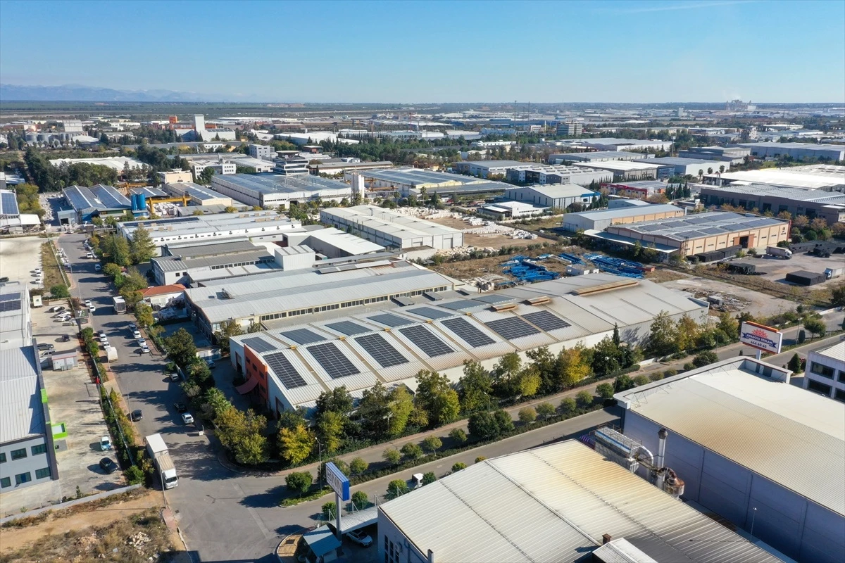 Antalya OSB\'de 65 fabrikanın çatısına güneş enerji sistemi kuruldu