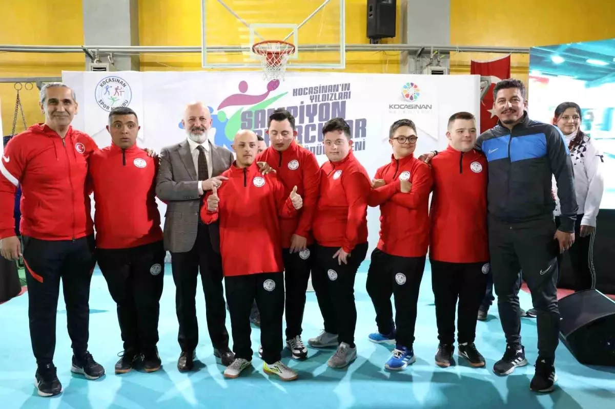 Kocasinan Belediyesi Spor Kulübü Down Atletizm Takımı Sporcusu Betül Solmaz Türkiye üçüncüsü oldu