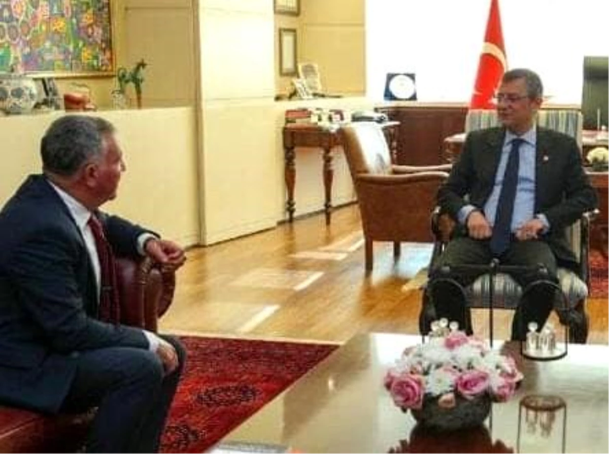Denizli\'nin Honaz Belediye Başkanı Yüksel Kepenek, CHP Genel Başkanı Özgür Özel ile görüştü