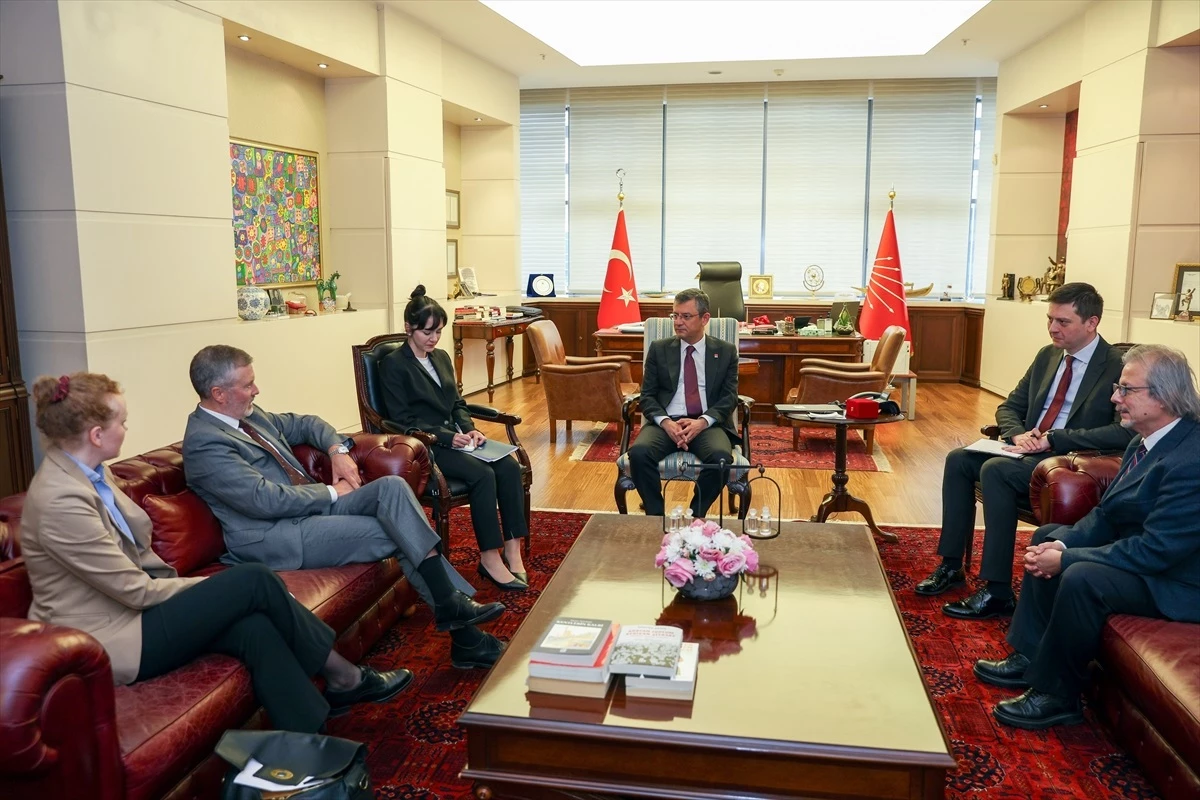 CHP Genel Başkanı Özel, Norveç\'in Ankara Büyükelçisi Gaarder\'i kabul etti