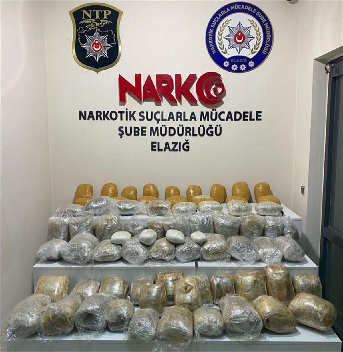 Elazığ\'da Kamyon İçerisinde 45 Kilogram Esrar Ele Geçirildi