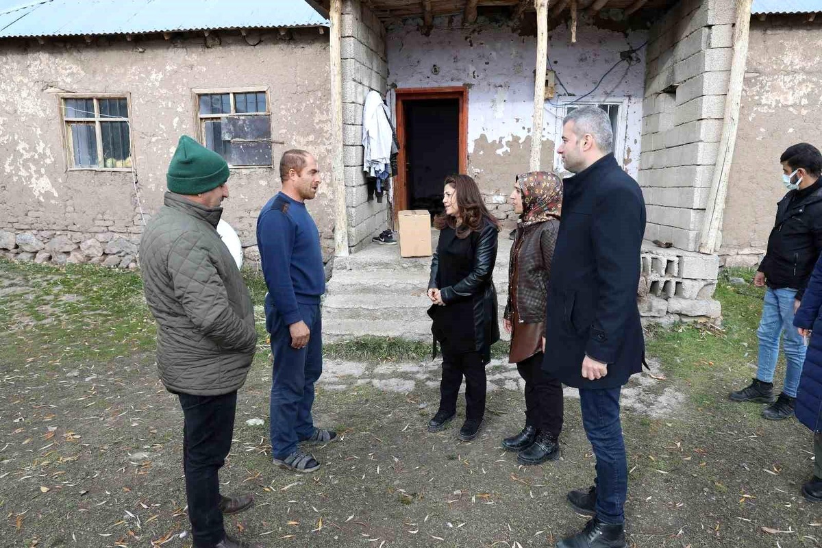 Van\'ın İpekyolu Belediyesi Kırsal Mahallelere Yardım Etmeye Devam Ediyor