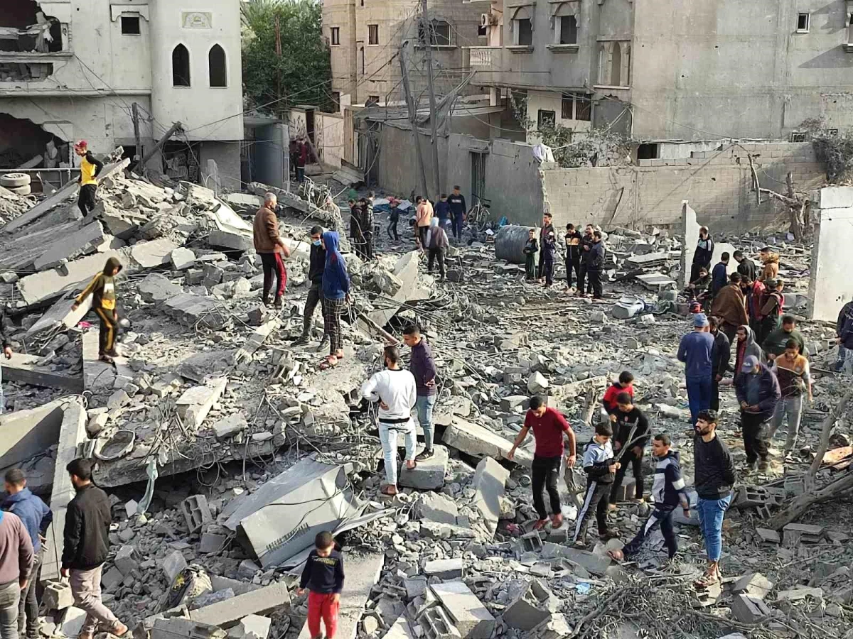 İsrail Gazze\'de mülteci kamplarını vurdu: 23 ölü