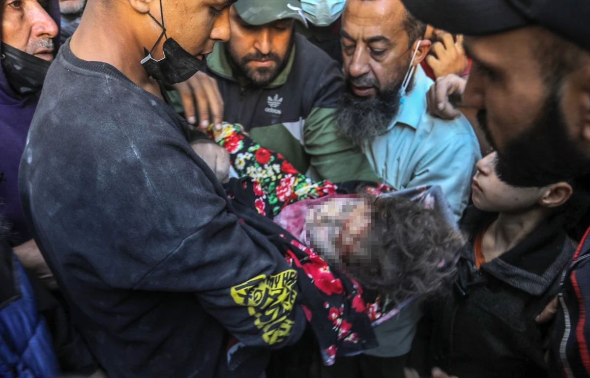 İsrail\'in Gazze\'ye düzenlediği saldırılarda çok sayıda ölü ve yaralı