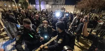 İsrail Polisi Provokatif Yürüyüşü Engelledi