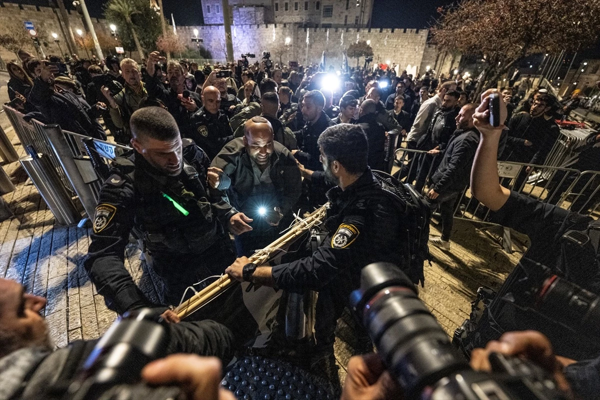 İsrail Polisi Provokatif Yürüyüşü Engelledi