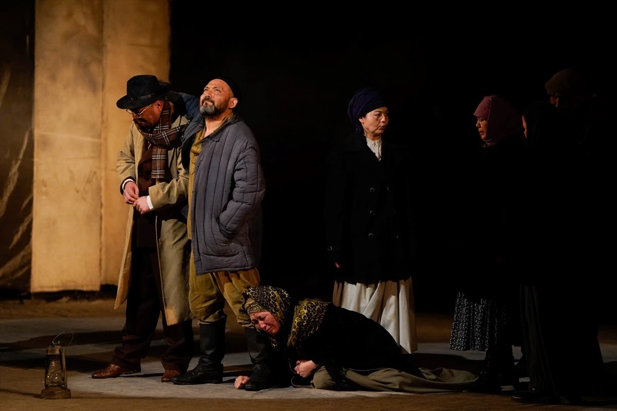 Kırgızistan\'da düzenlenen Uluslararası Tiyatro Festivali Aytmatov\'a ithaf edildi