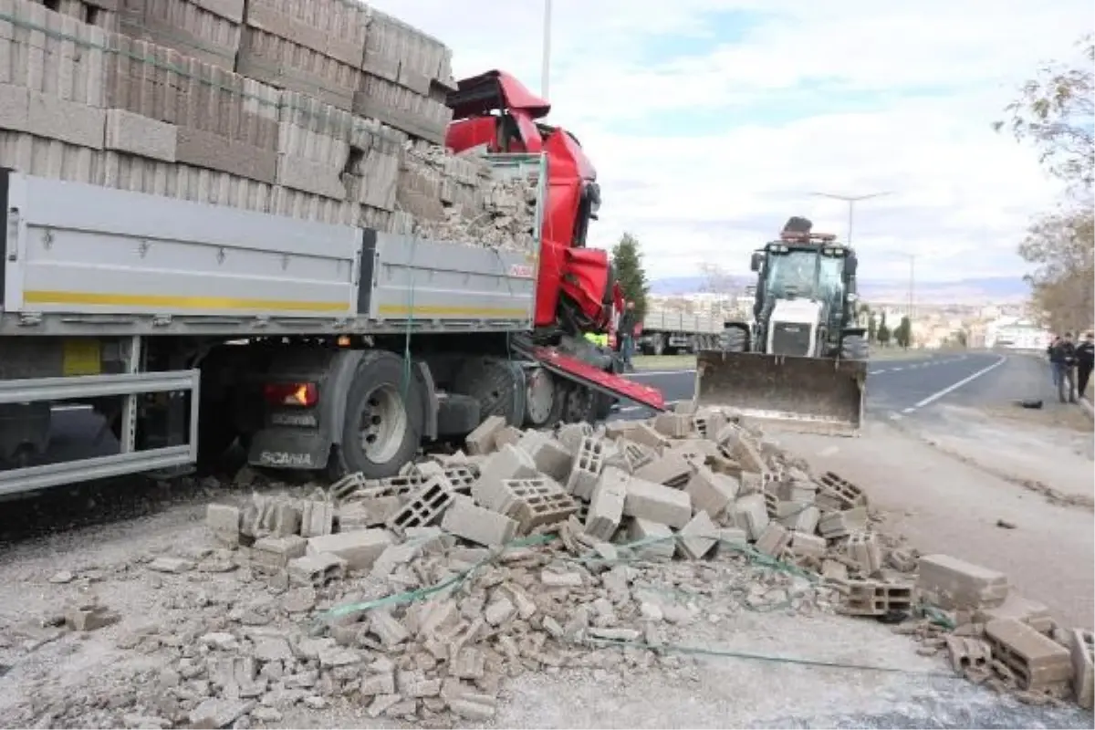 Nevşehir\'de zincirleme trafik kazası: 2 yaralı