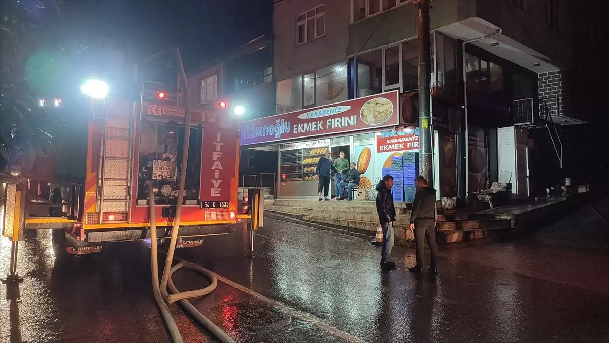 Sakarya\'da 5 Katlı Binada Yangın