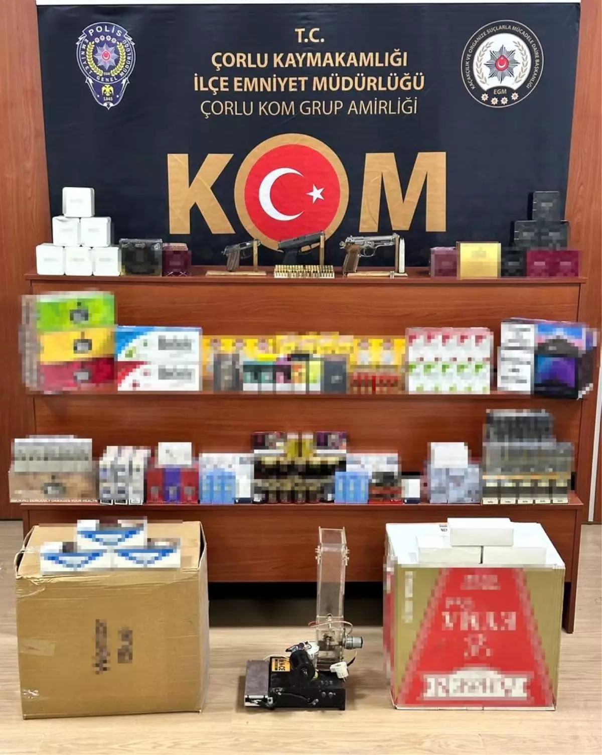 Çerkezköy\'de operasyonda tabanca ve kaçak sigara ele geçirildi