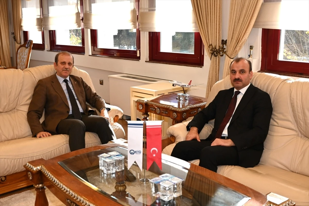 Trabzon Milli Eğitim Müdürü KTÜ Rektörünü ziyaret etti