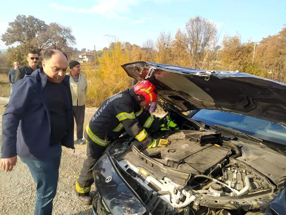 Denizli\'de otomobil ve traktörün karıştığı kaza