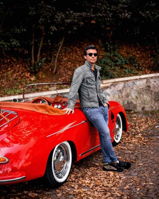Ünlü İş Adamı Sinan Urfalı, Lüks Ferrari ile Kaza Yaptı Ünlü İş Adamı Sinan Urfalı, Lüks Ferrari ile Kaza Yaptı