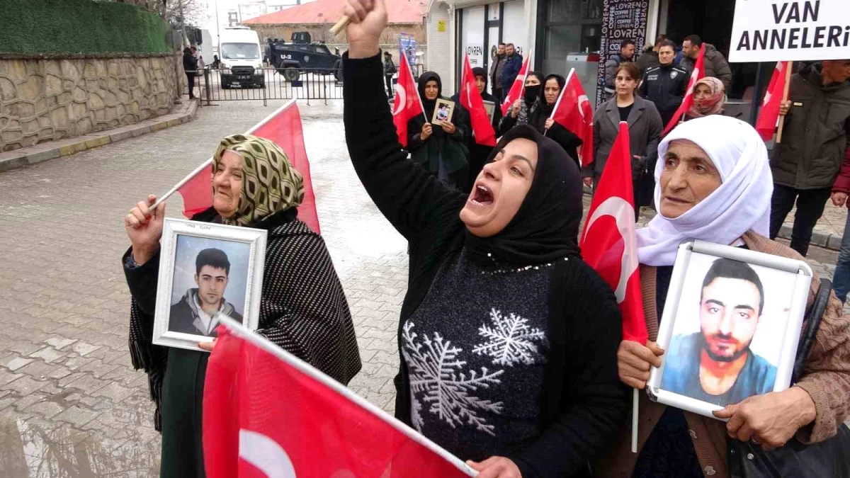 HDP\'ye tepki: Evlat nöbetine katılan ailelerin sayısı 35\'e yükseldi
