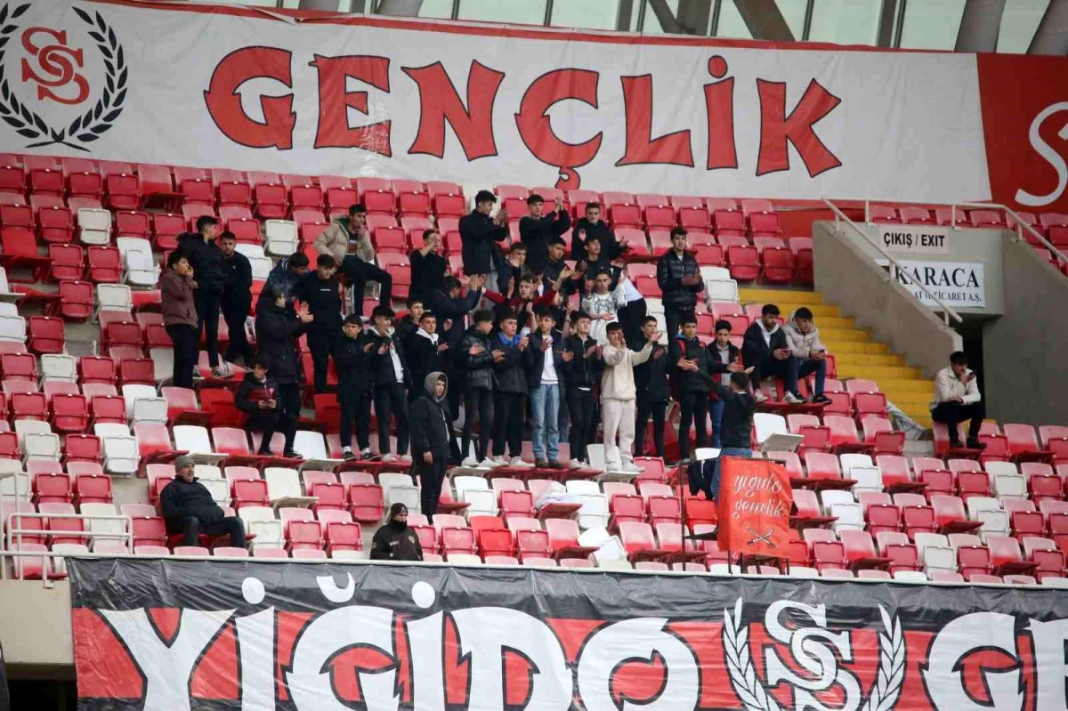 Sivasspor, Arnavutköy Belediye\'yi mağlup ederek bir üst tura çıktı