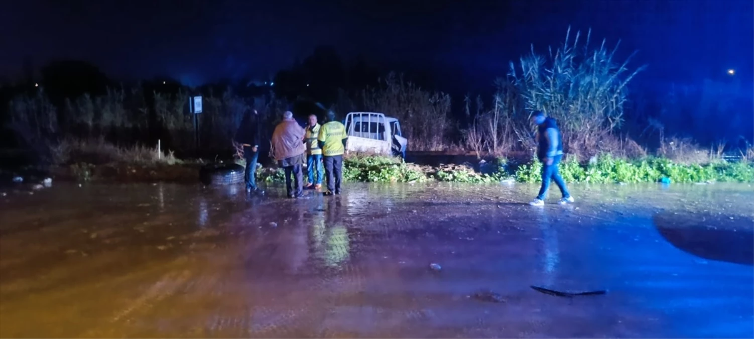 Aydın\'da trafik kazasında kamyonet sürücüsü hayatını kaybetti