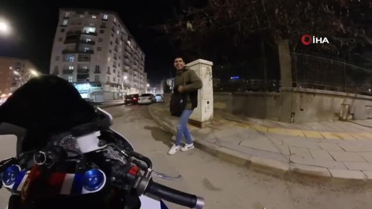 Van\'da Yaya ile Motosiklet Sürücüsü Arasında Komik Diyalog