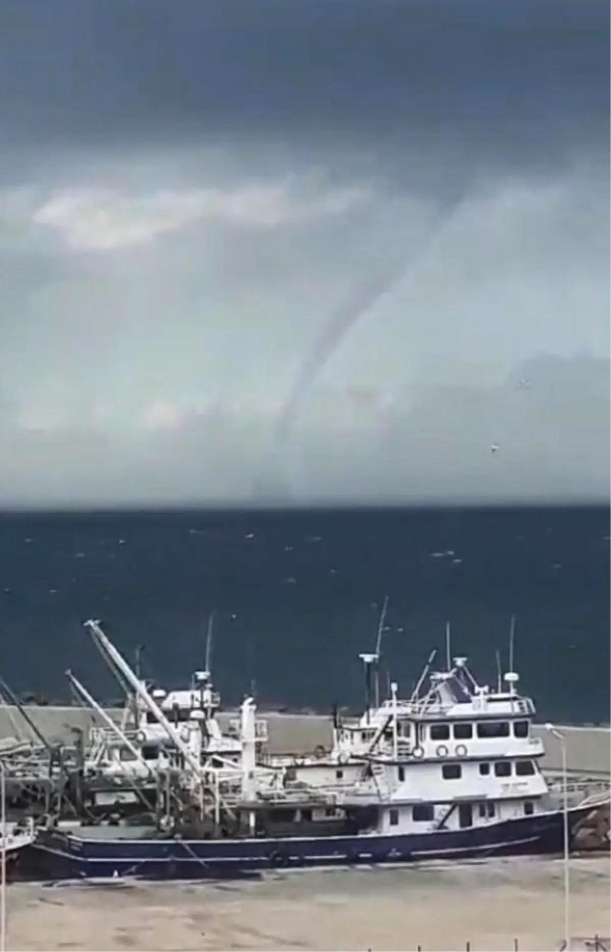 Çanakkale'de denizde hortum oluştu