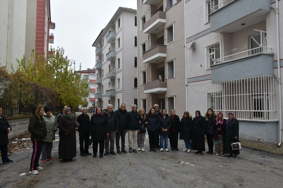 Malatya\'da deprem hasarlı binadaki daireler soyuldu