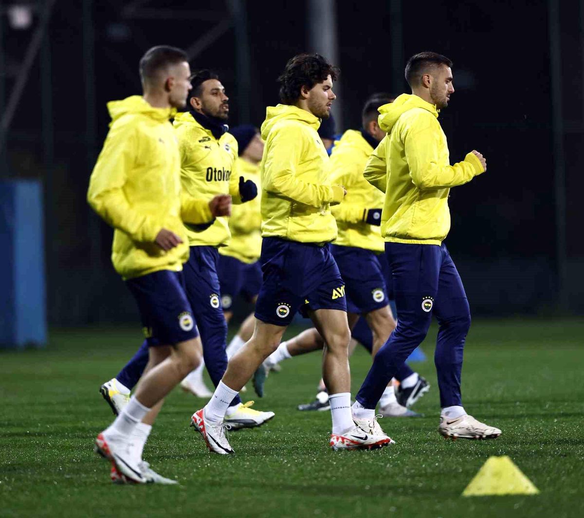Fenerbahçe Beşiktaş maçı hazırlıklarını tamamladı