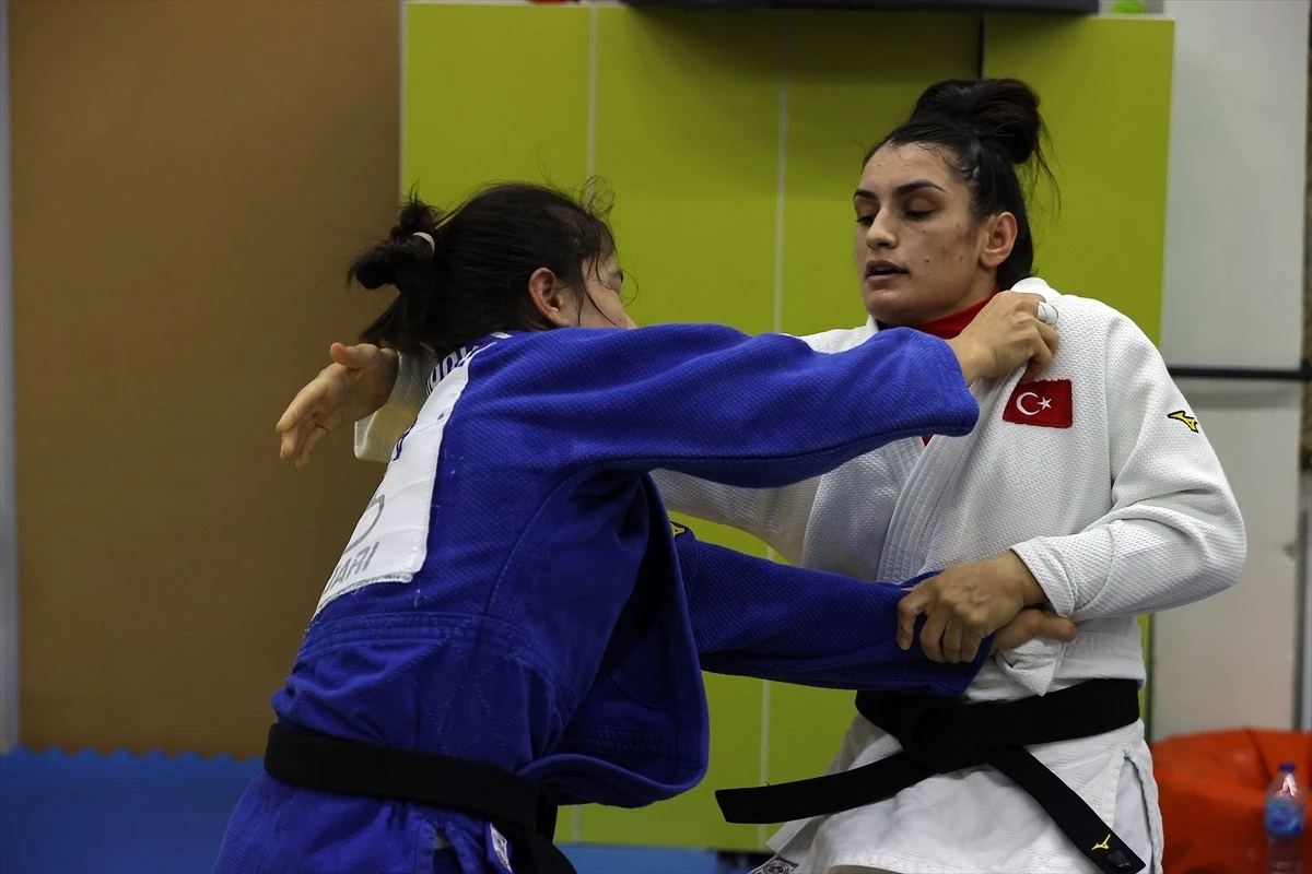 Galatasaray Kadın Judo Takımı Avrupa Şampiyonlar Ligi Finali\'ne hazırlanıyor