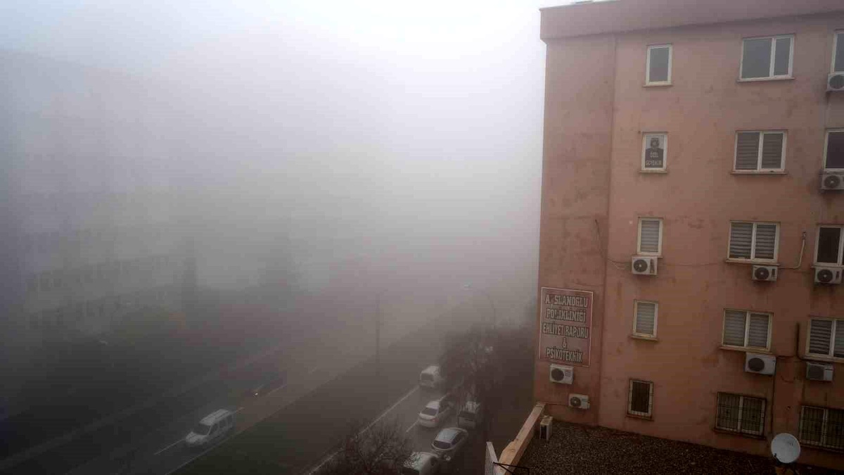 Gaziantep\'te Yoğun Sis Nedeniyle Ulaşımda Aksaklık