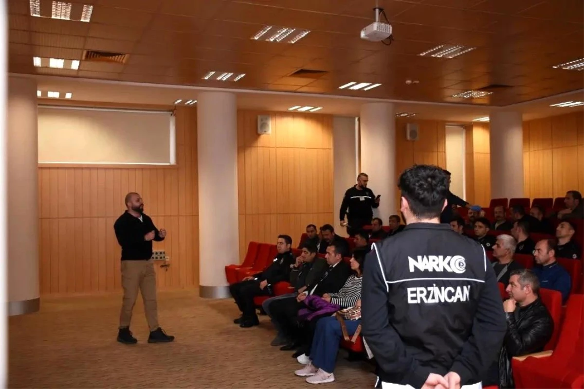 Erzincan Yıldırım Akbulut Havalimanında polis ve güvenlik görevlilerine eğitim verildi