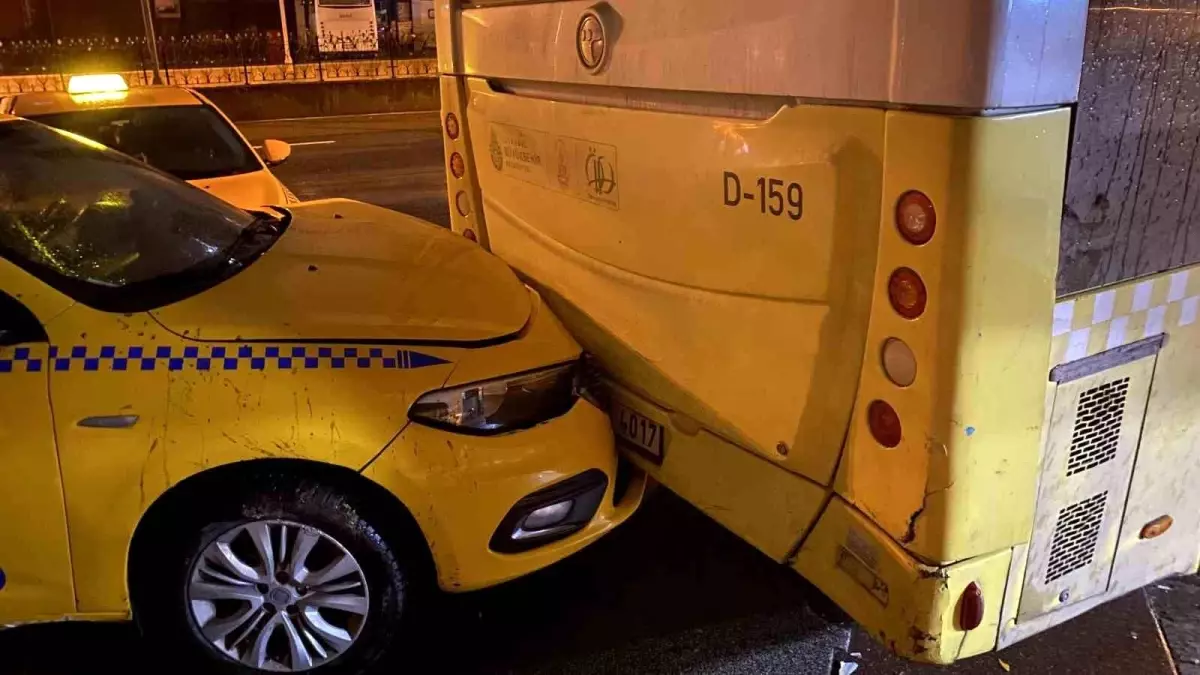 Kayan İETT otobüsünü durdurmaya çalışan şoför ezilerek ağır yaralandı