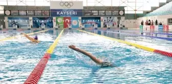 Kayseri'de Dünya Engelliler Günü Yüzme Müsabakası düzenlendi