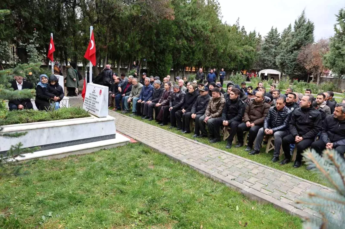 Konya\'da şehit polis Ali Teke anısına lokma dağıtıldı