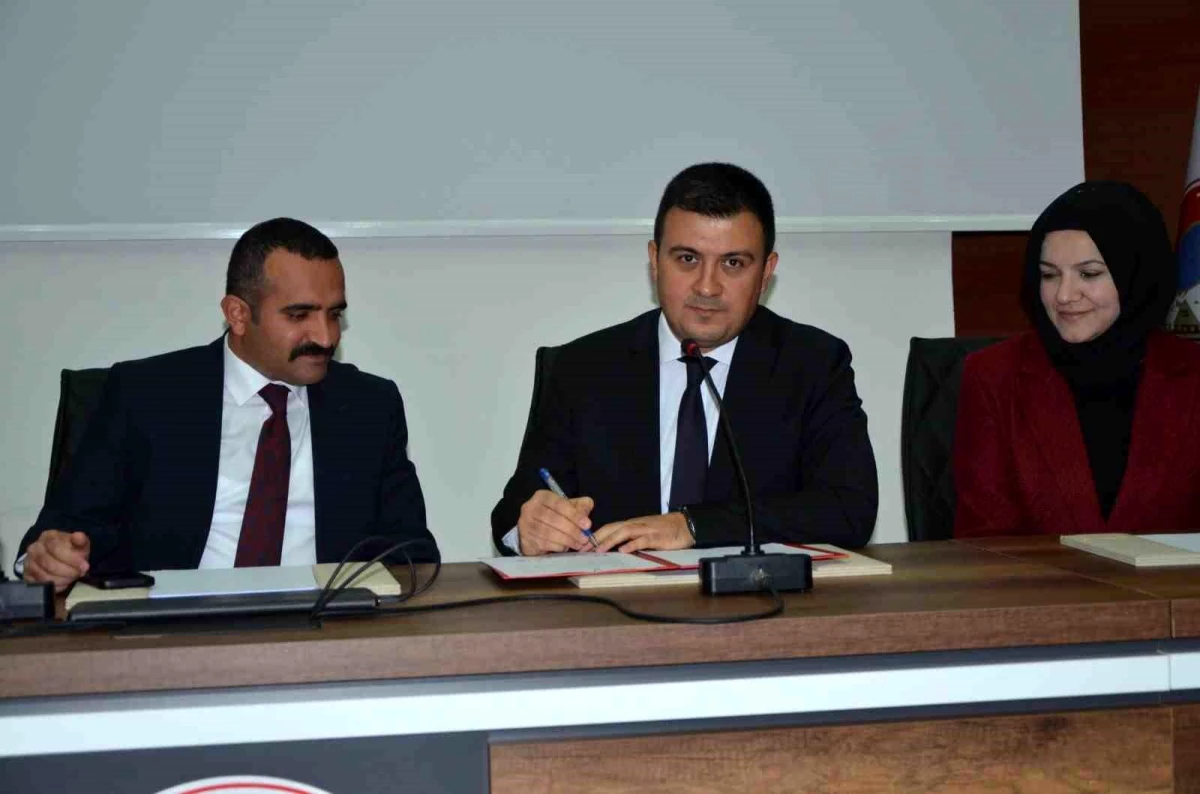 Kayseri Valisi Gökmen Çiçek, Kadın Kooperatifleri ile iş birliği protokolü imzaladı