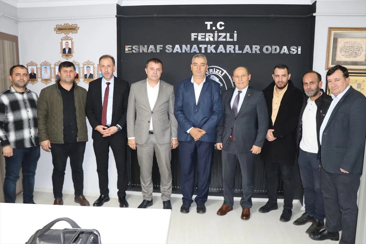 STB Başkanı Mustafa Genç, Ferizli Esnaf ve Sanatkarları Odası Başkanı Mehmet Tan\'ı ziyaret etti
