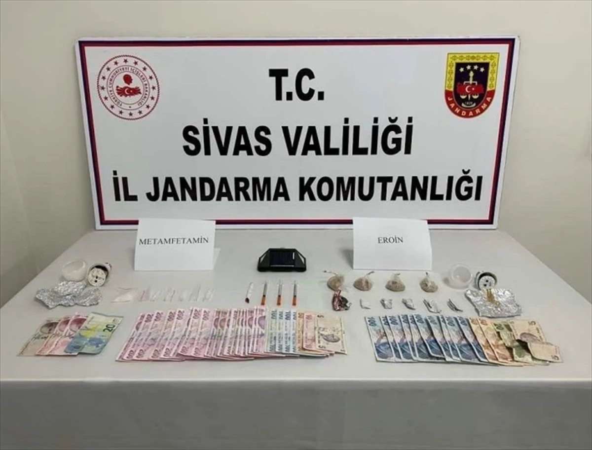 Sivas\'ta uyuşturucu operasyonu: 3 tutuklama